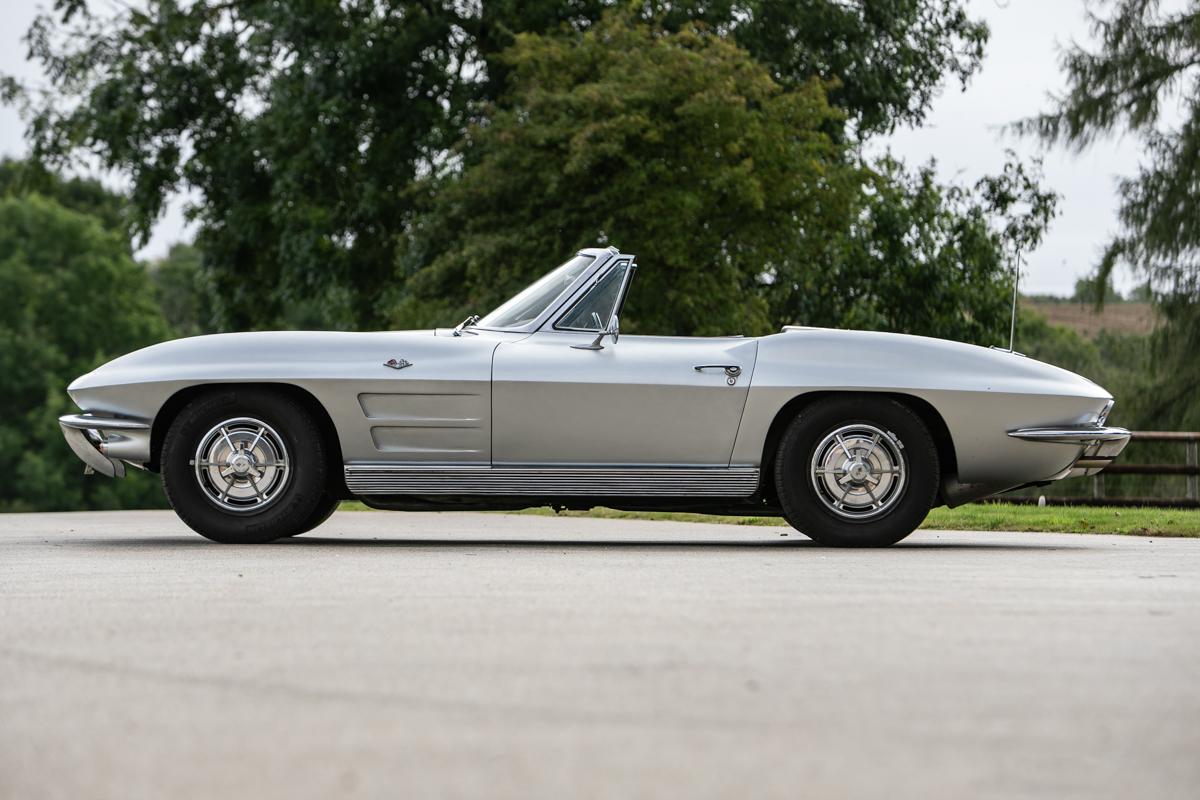 1963 Chevrolet Corvette (C2) Stingray Convertible