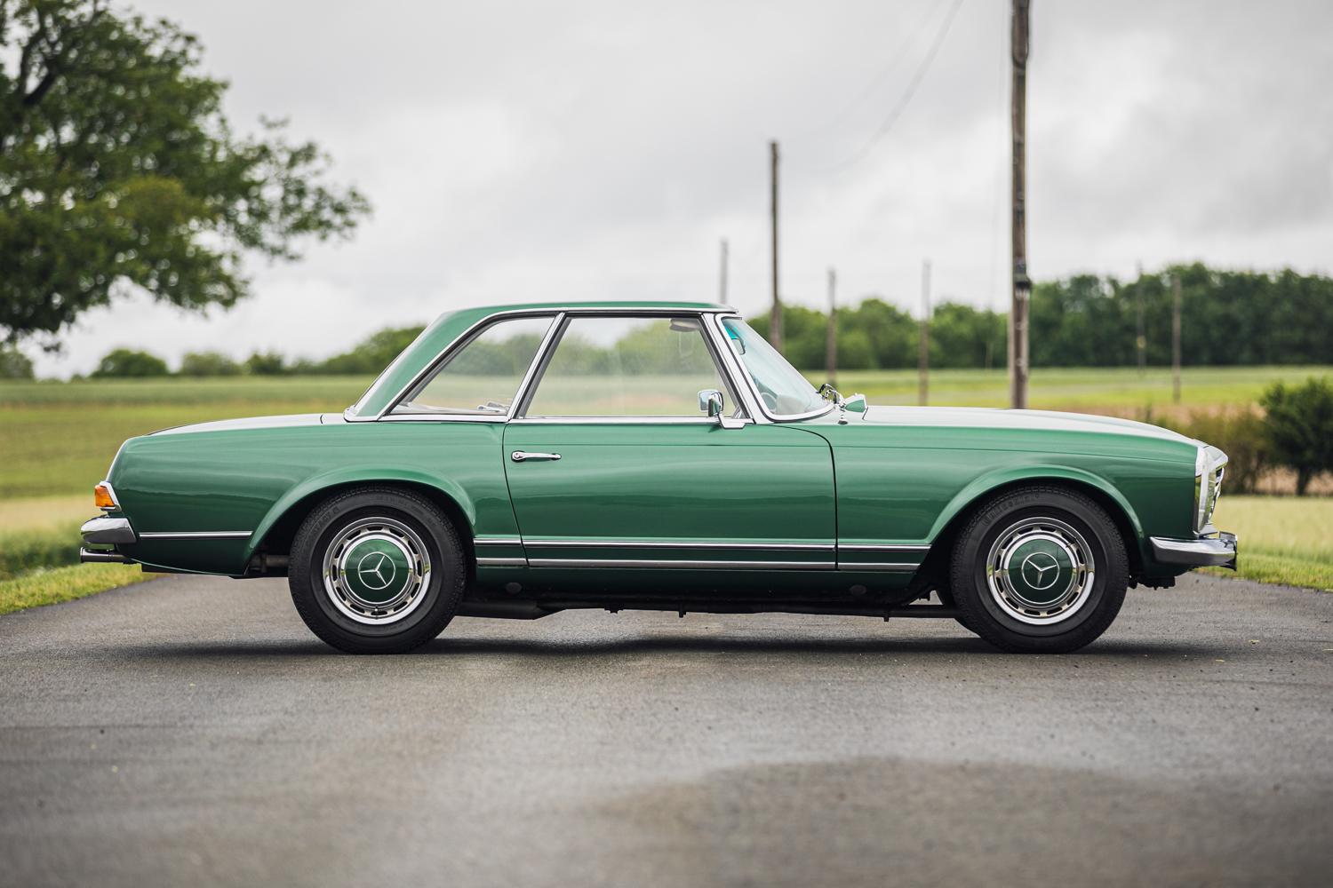 1969 Mercedes-Benz 280SL (W113) Pagoda