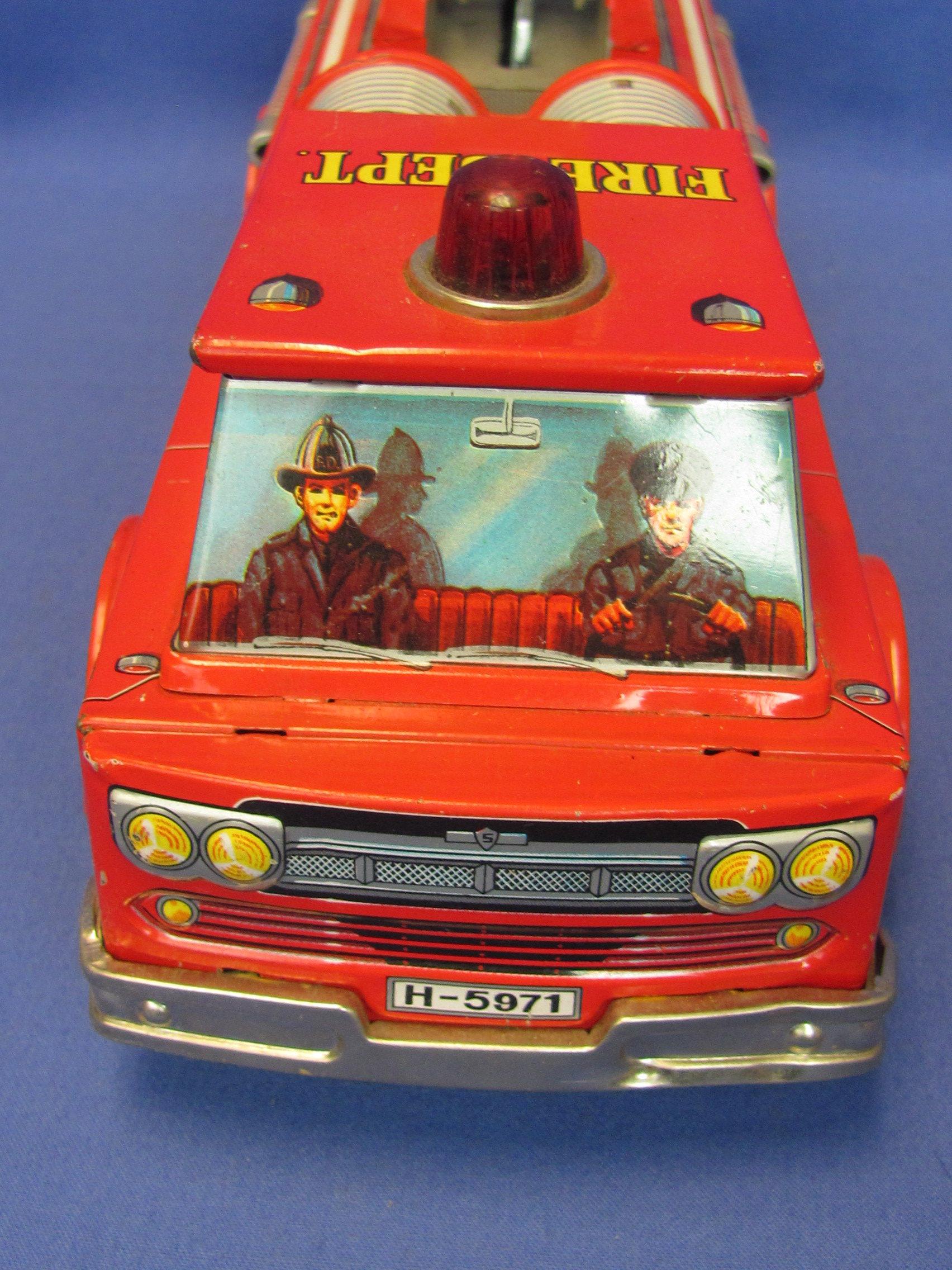 Tin Litho Fire Truck – Battery Operated (Not Working) – Made in Japan – 13 1/2” long