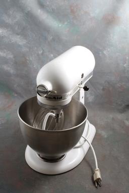 KitchenAid Classic 250 Watt Stand Mixer 4.5 Qt. Tilt Stainless Bowl, Attachments