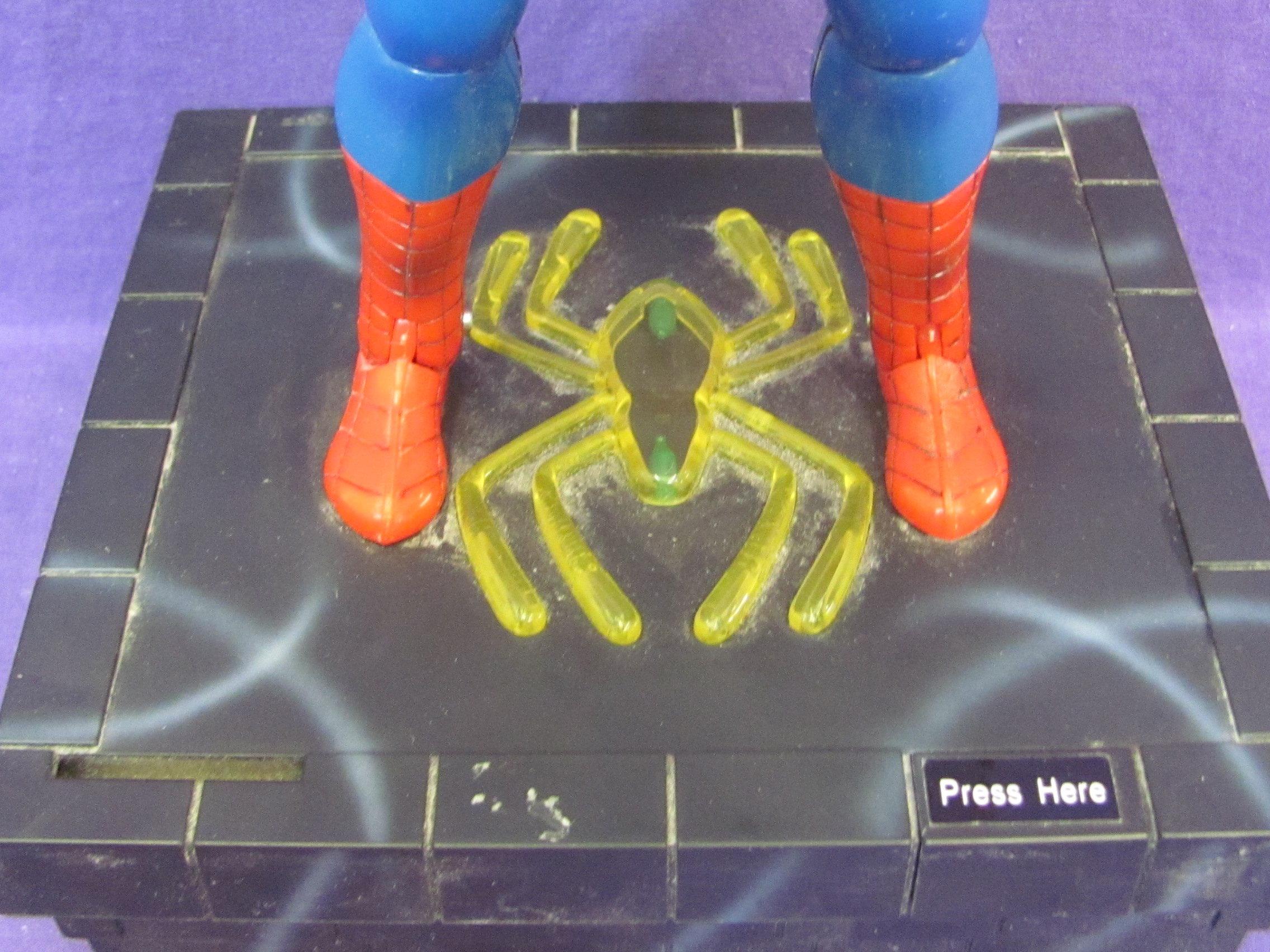 2002 Spider-Man Figurine – Battery-Op – Moves & Talks – Spider Lights Up – 11 1/2” tall