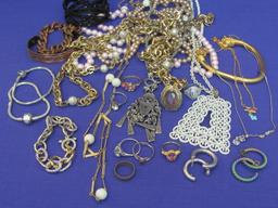 Mixed Lot of Jewelry – Vintage Necklaces – Bracelets – Rings – 2 Fake Pandora bracelets