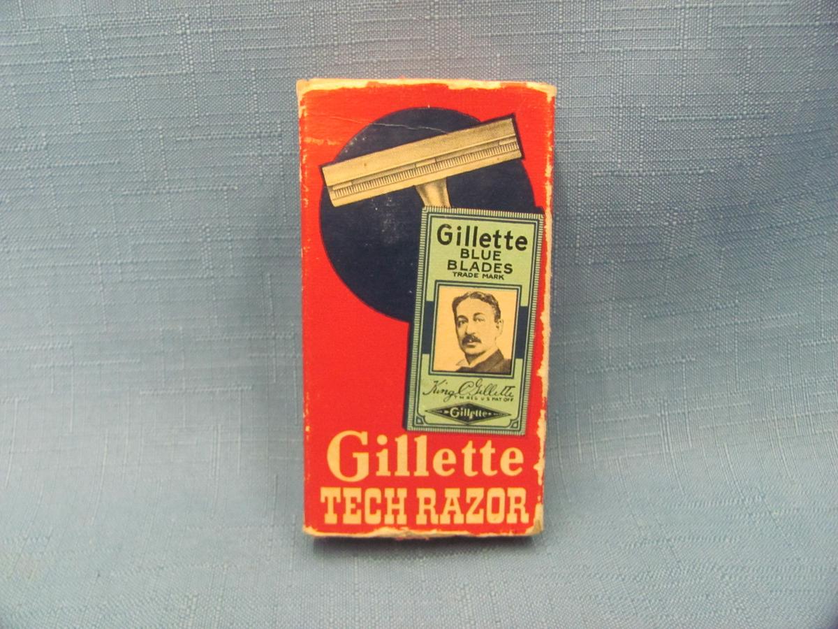 1952 Gillette Tech Razor With Blades – Original Box – Light Wear - Needs Cleaning