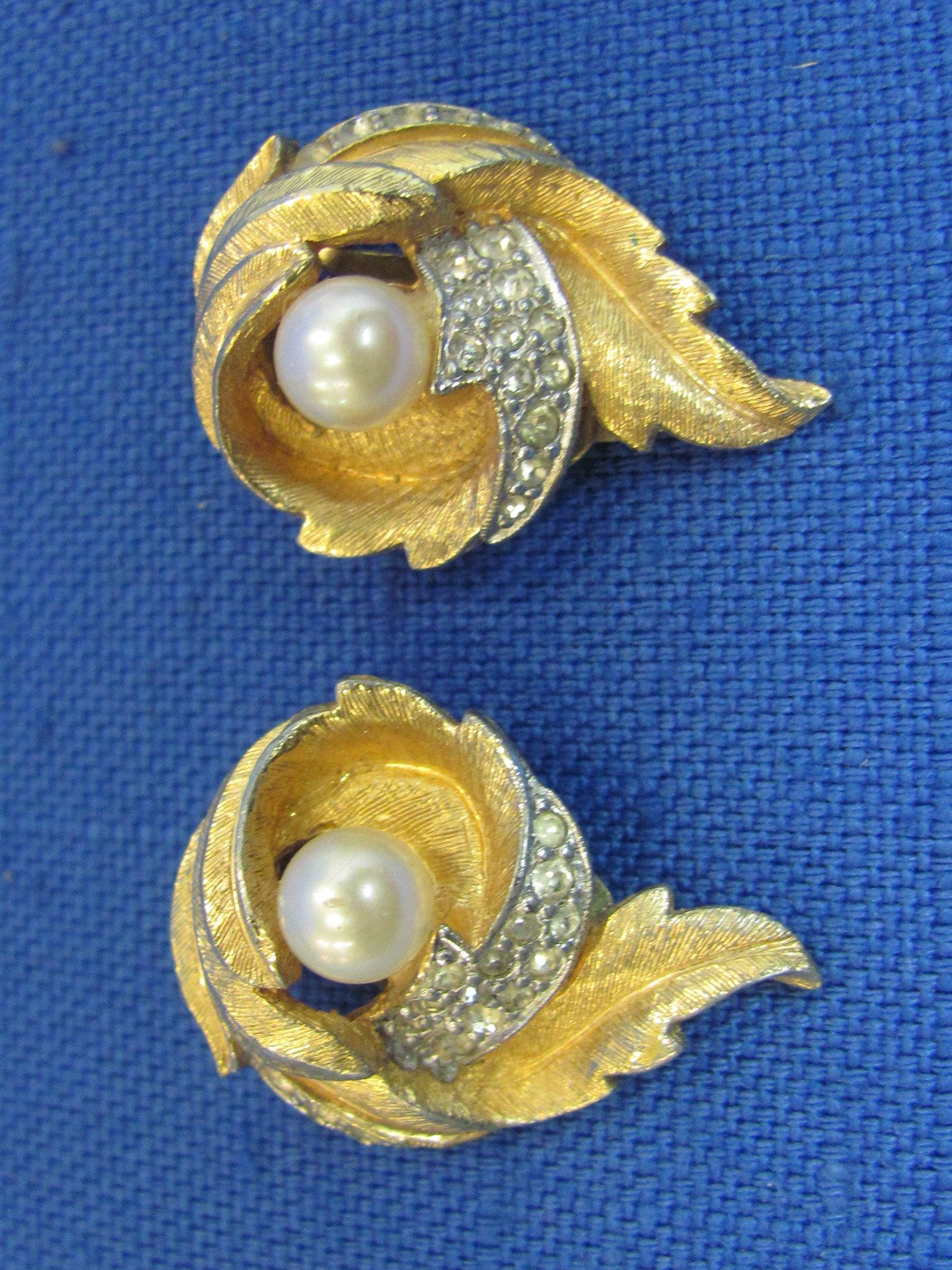 Vintage Set: Pin w Clip-on Earrings – Faux Pearl & Rhinestones – Pin is 2” wide
