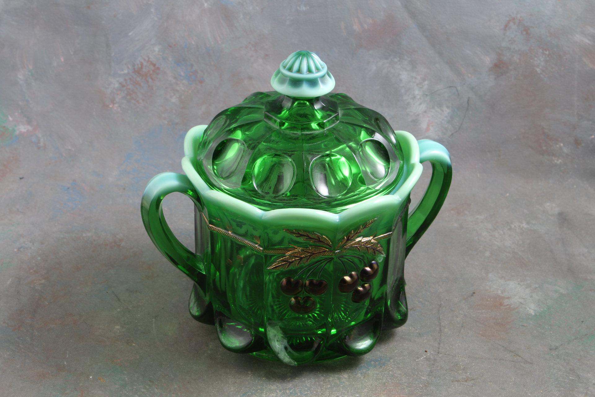 Vintage Westmoreland Emerald Green Opalescent Double Handled Bisquit Jar