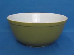 3 Piece Pyrex Mixing Bowl Set – Shades of Green/Yellow – 5 3/4” to 8 3/4” in diameter