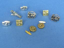 4 Pairs of Vintage Cuff-links and 1 Tie Clip – Swank and Sara Cov -