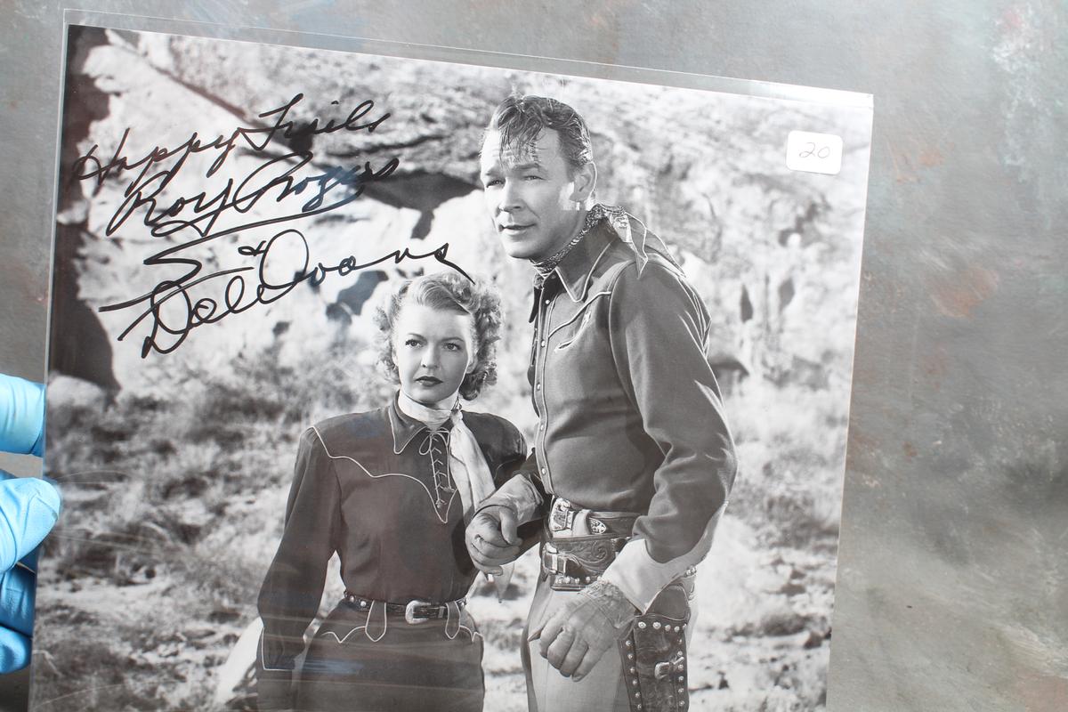 Roy Rogers & Dale Evans 8x10 B&W Reproduction Photo Happy Trails