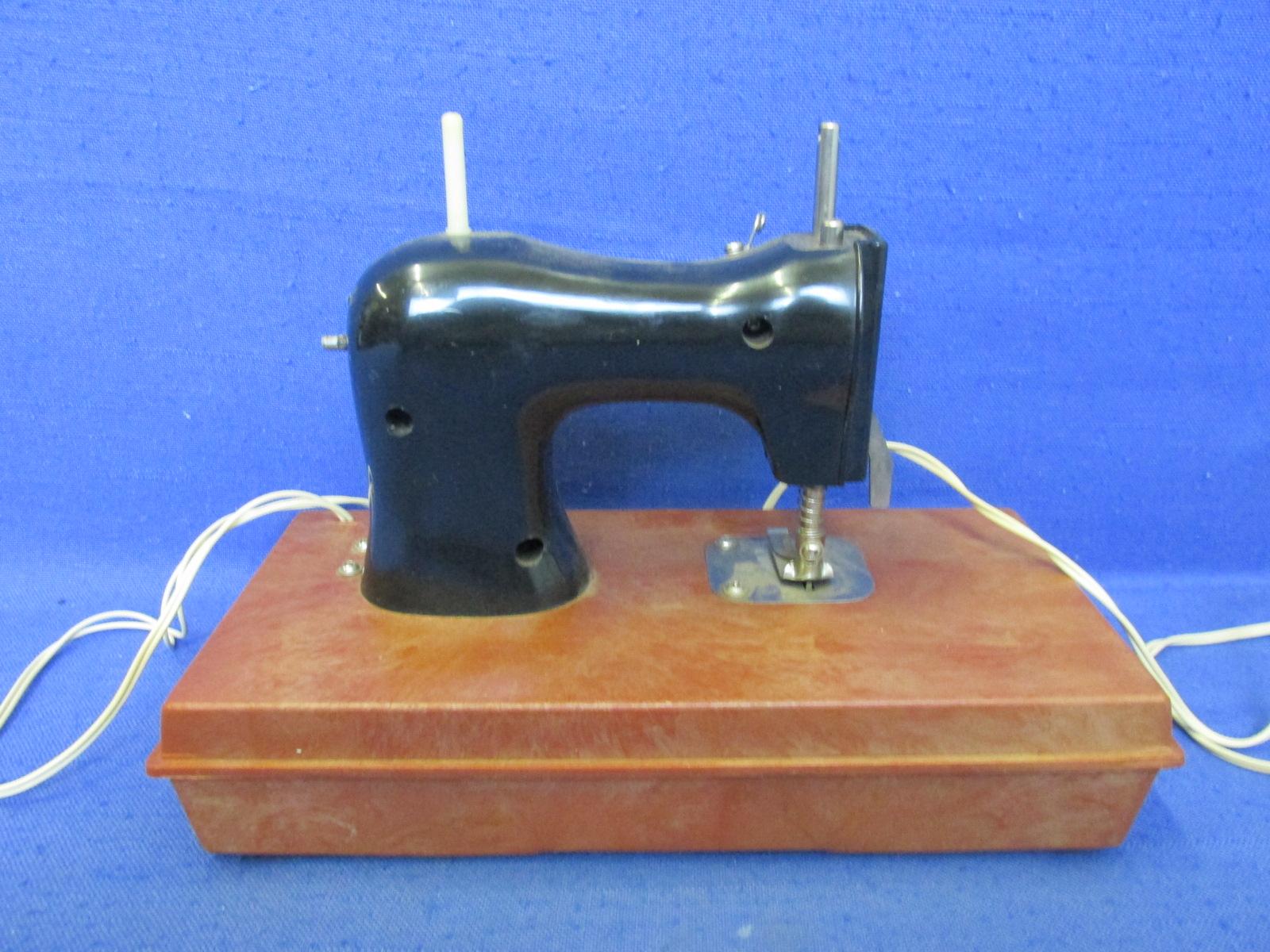 Vintage –1975 Holly Hobbie Toy Plastic Sewing Machine &Foot Pedal 9 1/4”L x 7”H x 4 1/2”D –