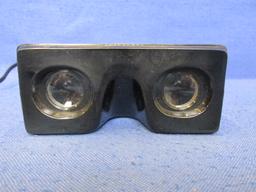 Vintage – Stereo Realist Viewer 7 3/4”D x 2 1/4”H x 4 1/2”W – Tested & Works -