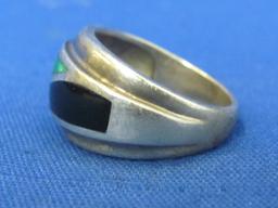 Sterling Silver Ring w Green & Black Enamel – Size 6 – Weight is 5.6 grams