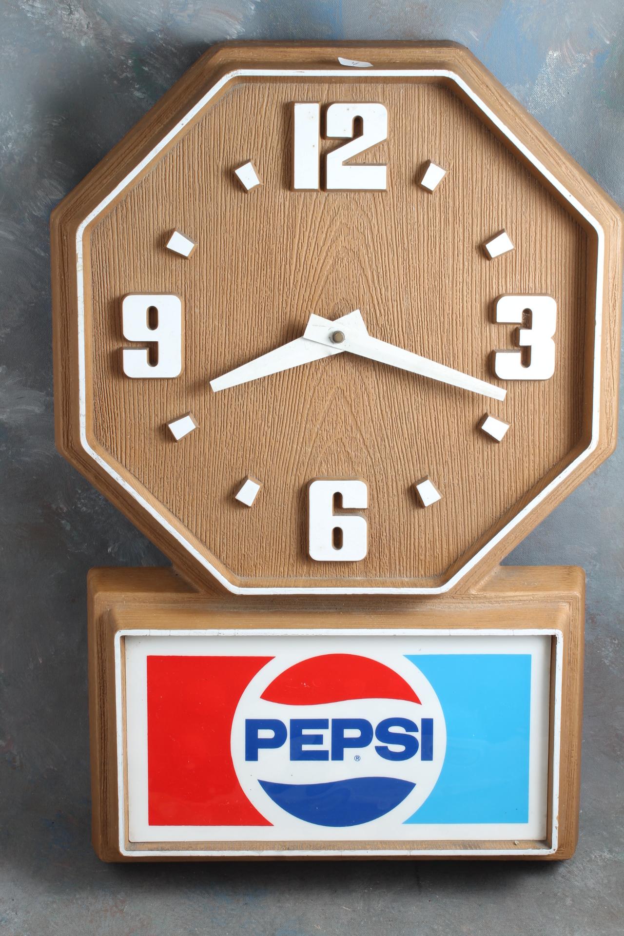 Vintage PEPSI COLA Soda Advertising Clock in Working Condition 19.5" x 14"