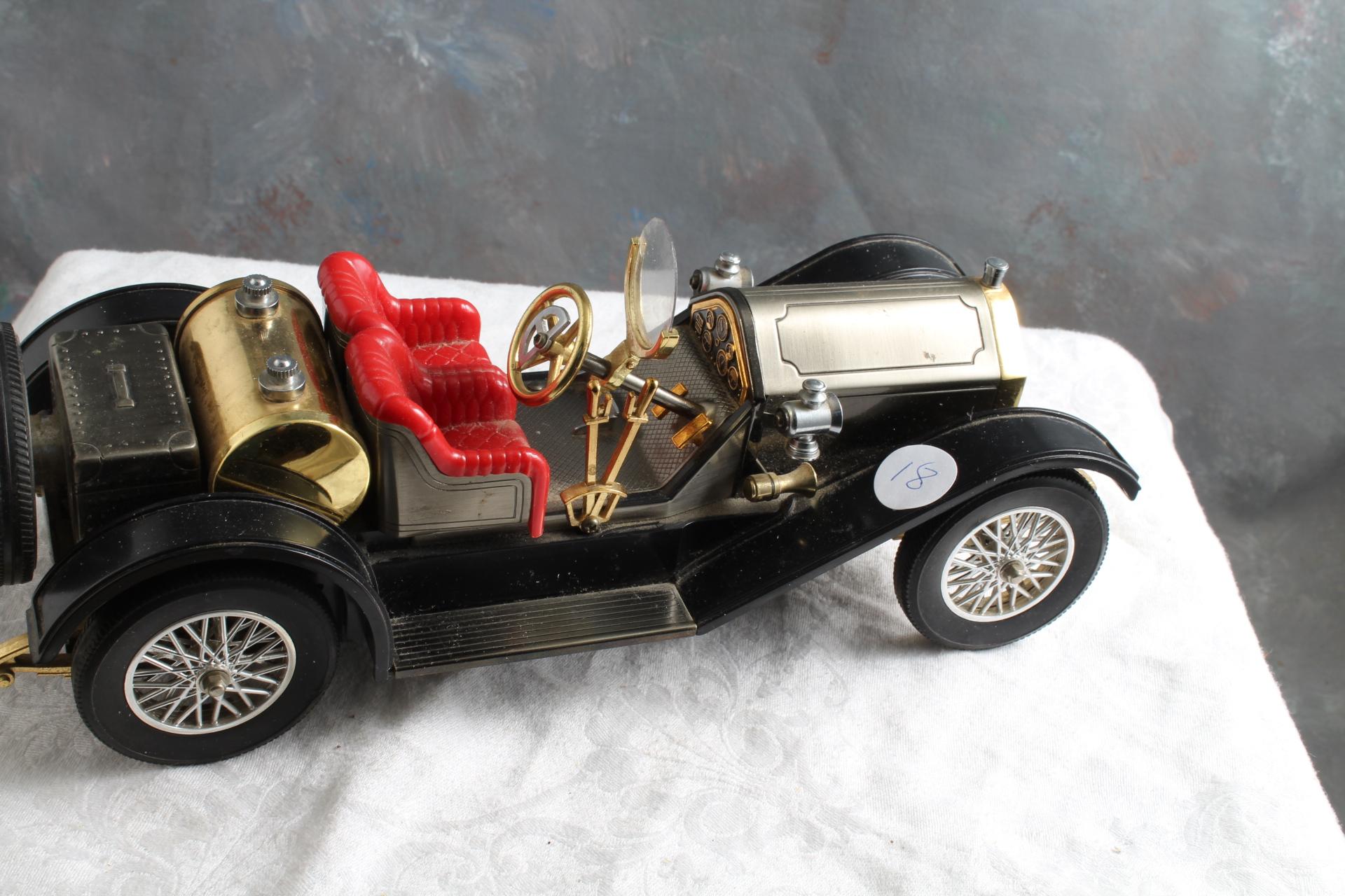 1913 Stutz Bearcat Model Car AM Radio 5 Transistor Battery Operated Working