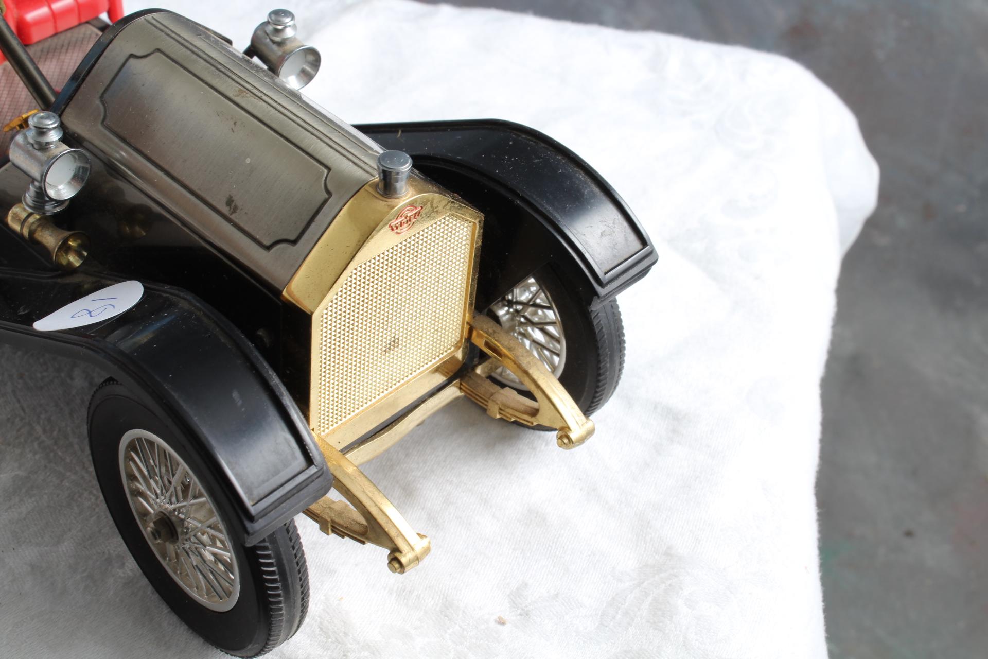 1913 Stutz Bearcat Model Car AM Radio 5 Transistor Battery Operated Working