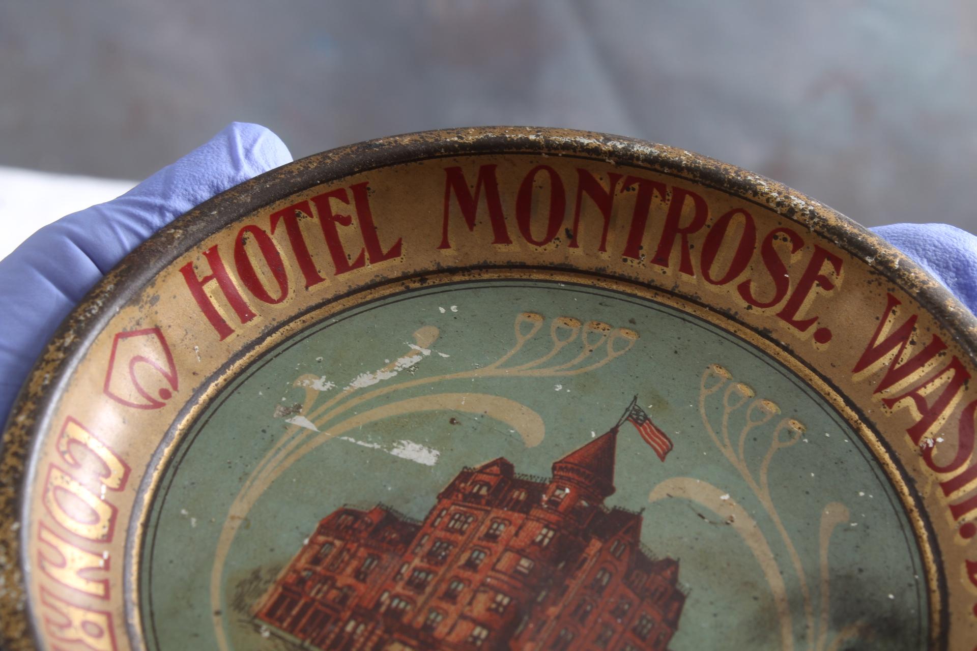 Antique Advertising Tip Tray Hotel Montrose, Washington D.C. 4 1/4" Diameter