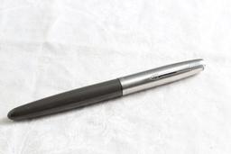 Vintage Parker 21 Fountain Pen Untested will need ink