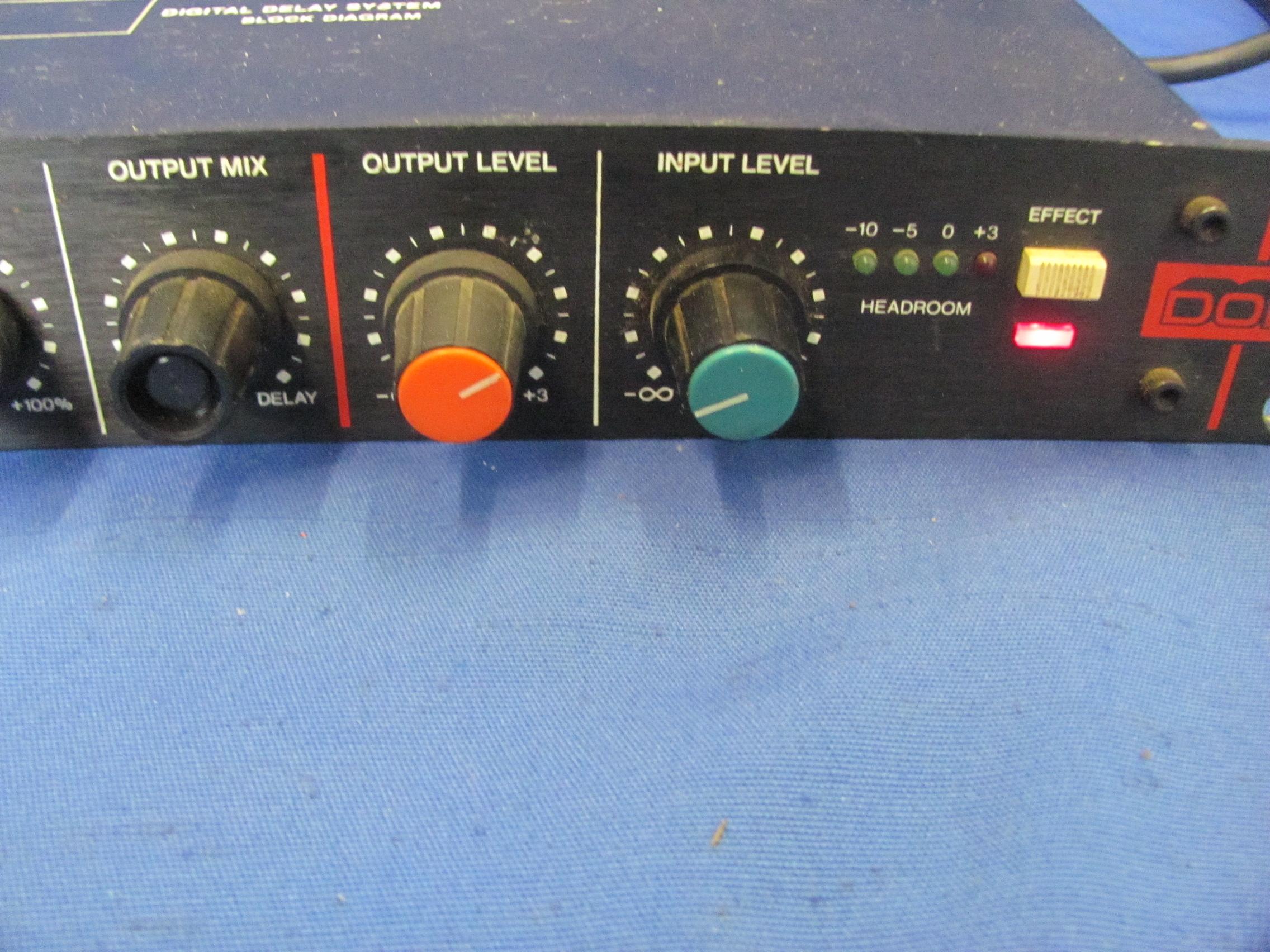 Vintage DOD Rack Mount Digital Delay System R-909