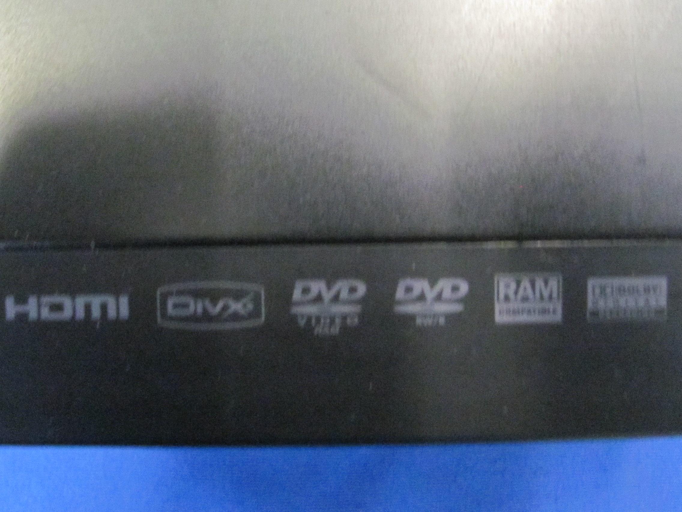Panasonic VHS/DVD Digital Tuner/Recorder Model DMR-EZ48V