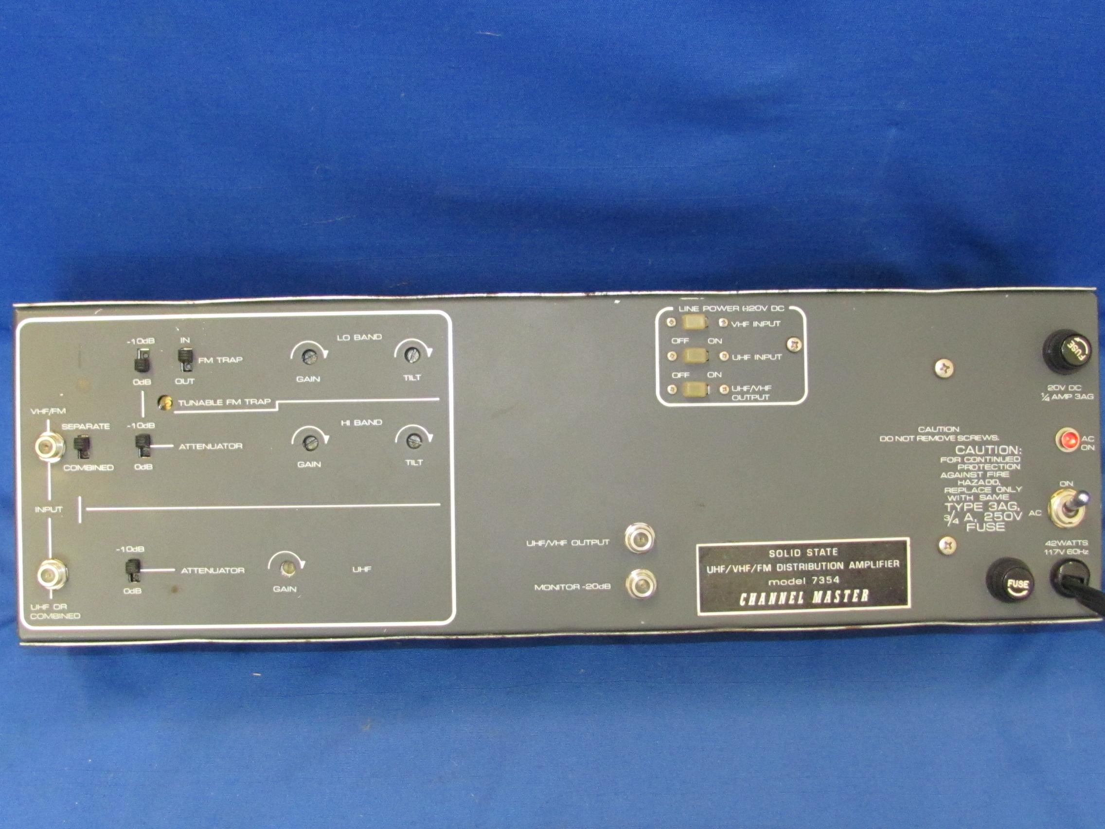 Solid State UHF/VHF/FM Distribution Amplifier Model 7354 By Channel Master