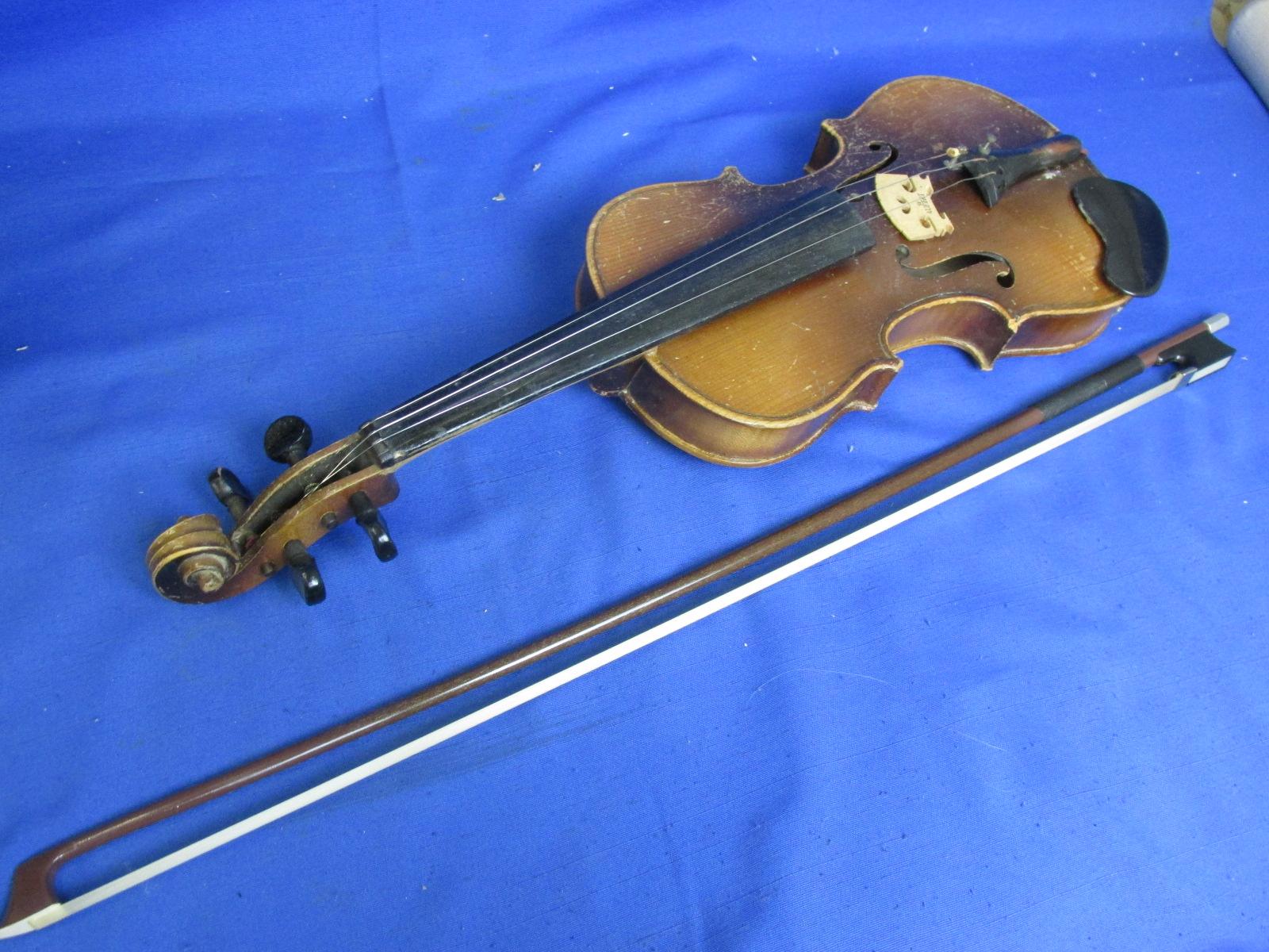 Antique Czech Made Ton Klar Violin with Bow (unmarked) in Antique Hard Case – See Pix