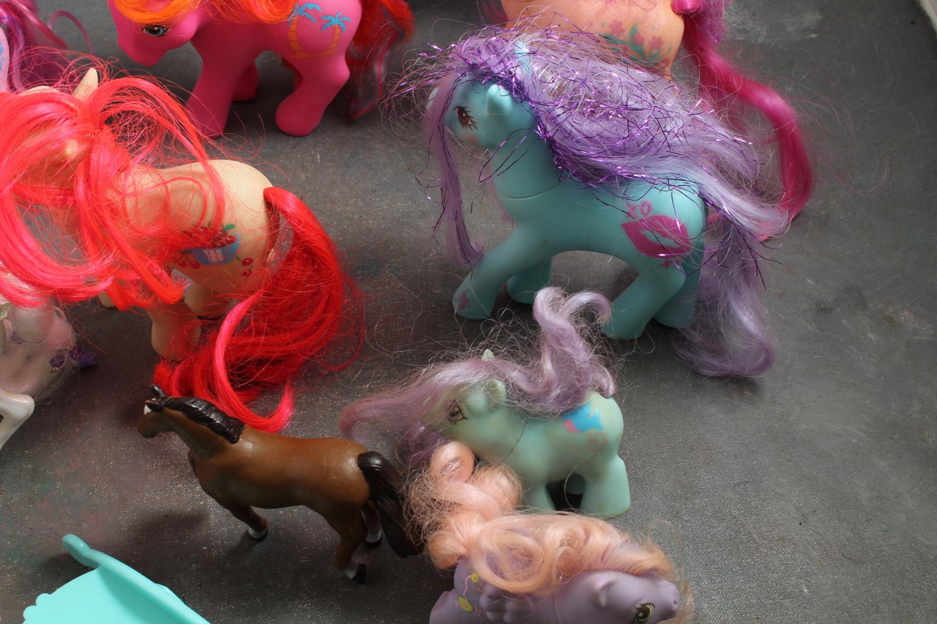 Large Lot of Vintage My Little Pony Ponies  All Look Good & Clean