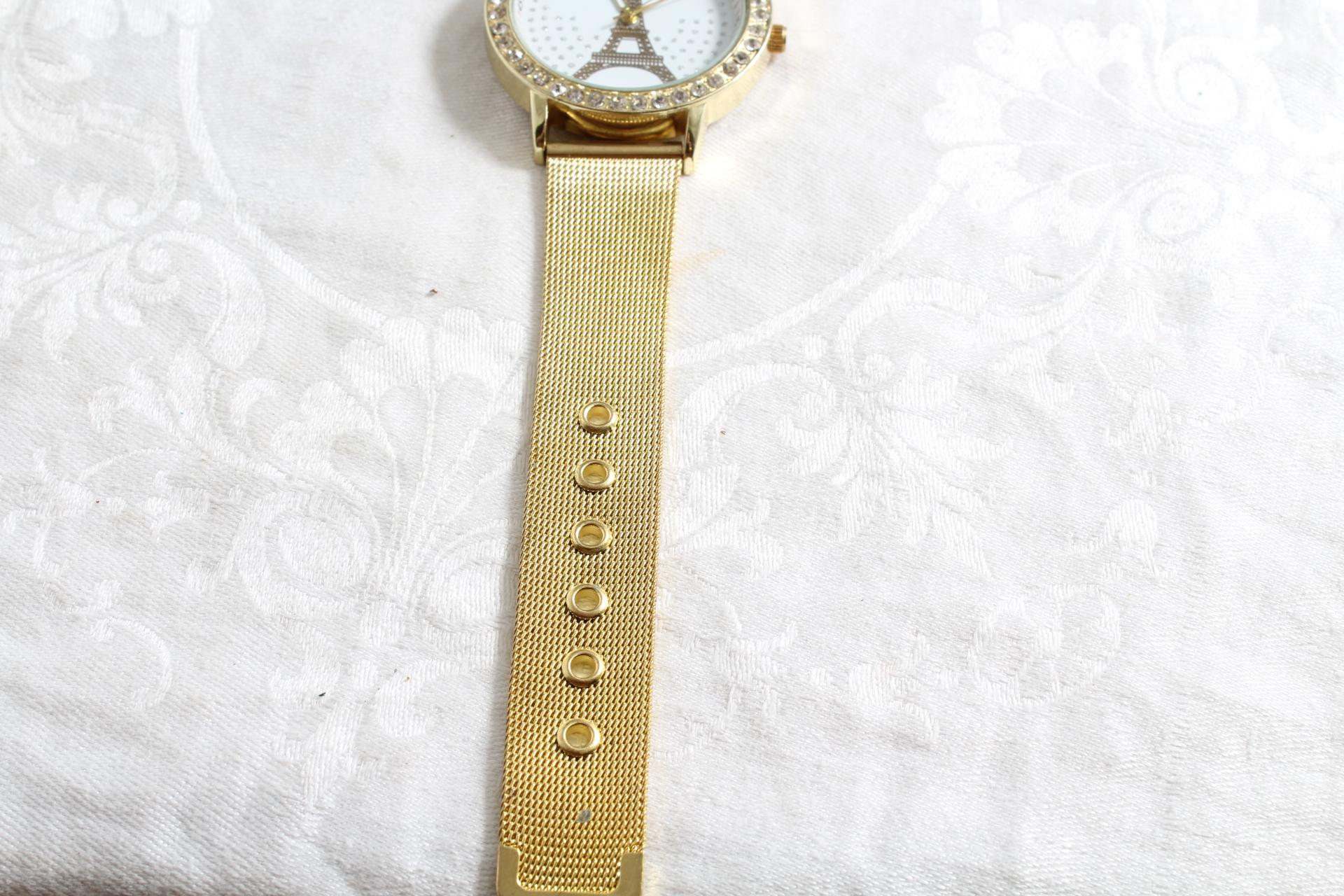 Souvenir Eiffel Tower Wristwatch Gold Mesh Band Rhinestones in Working Condition