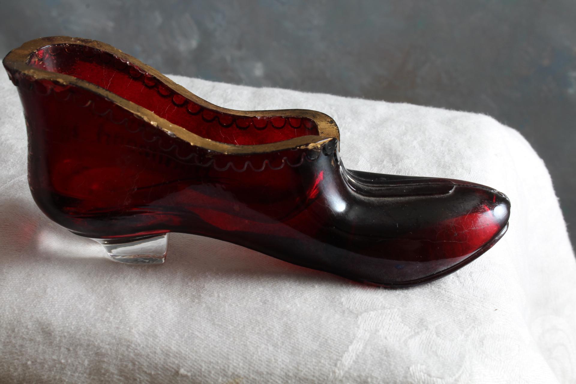 2 Early 1900's Ruby Flash Souvenirs Shoe Hammond, Illinois & Bedford, PA Pitcher