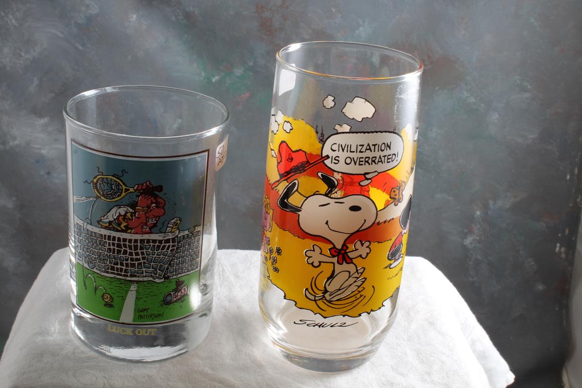 2 Cartoon Glasses 1971 Camp Snoopy & 1982 Arby's Sports Glass