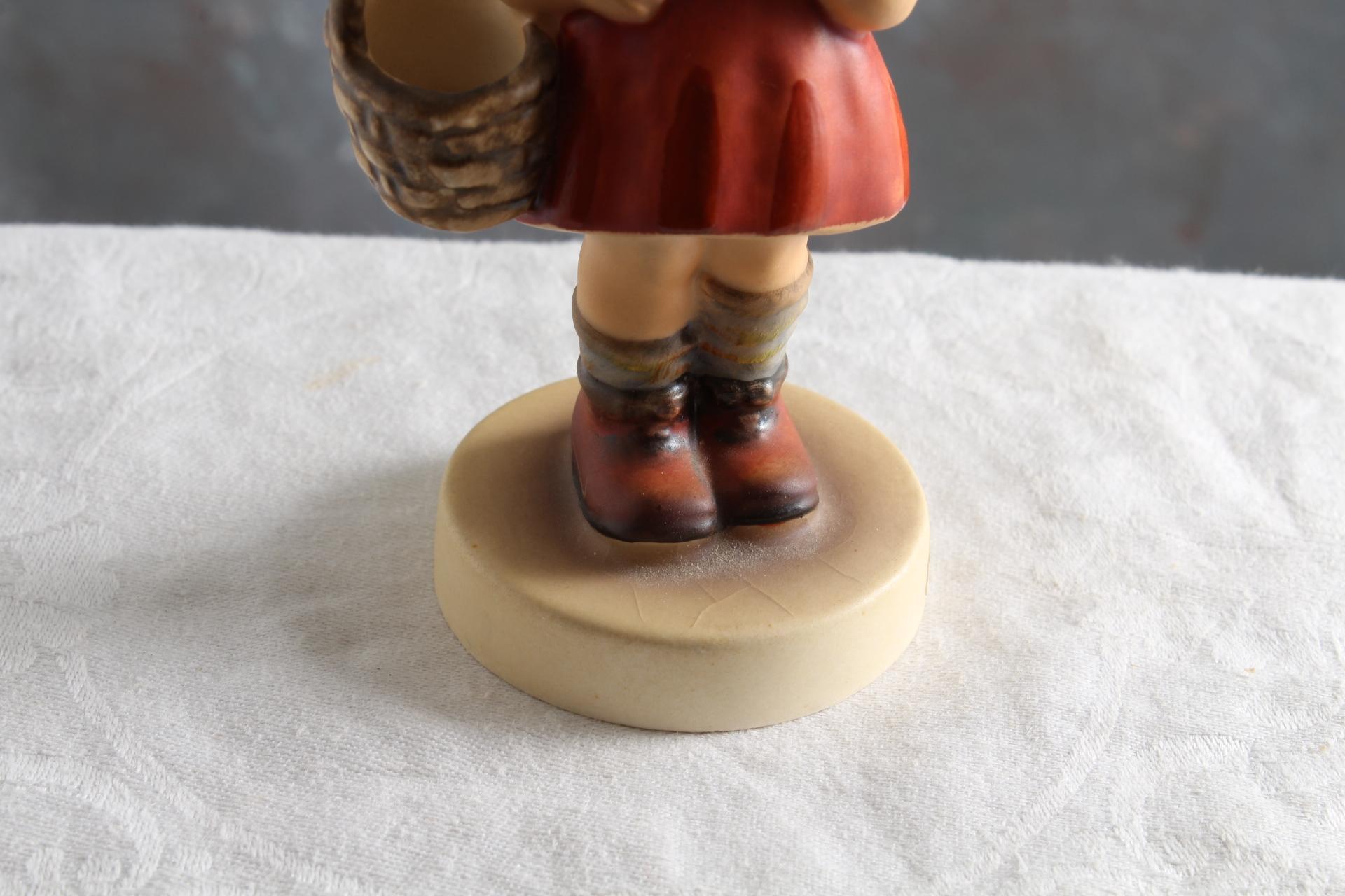 Vintage Hummel Goebel Figurine LITTLE SHOPPER #96 Measures 4.75" Tall