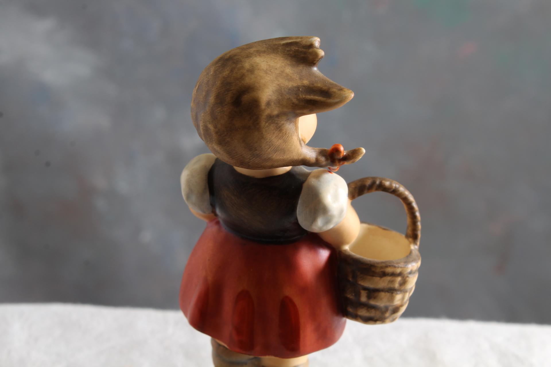 Vintage Hummel Goebel Figurine LITTLE SHOPPER #96 Measures 4.75" Tall