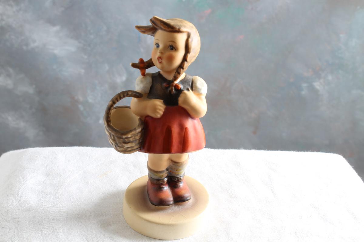 Vintage Hummel Goebel Figurine LITTLE SHOPPER #96 Measures 4.75" Tall