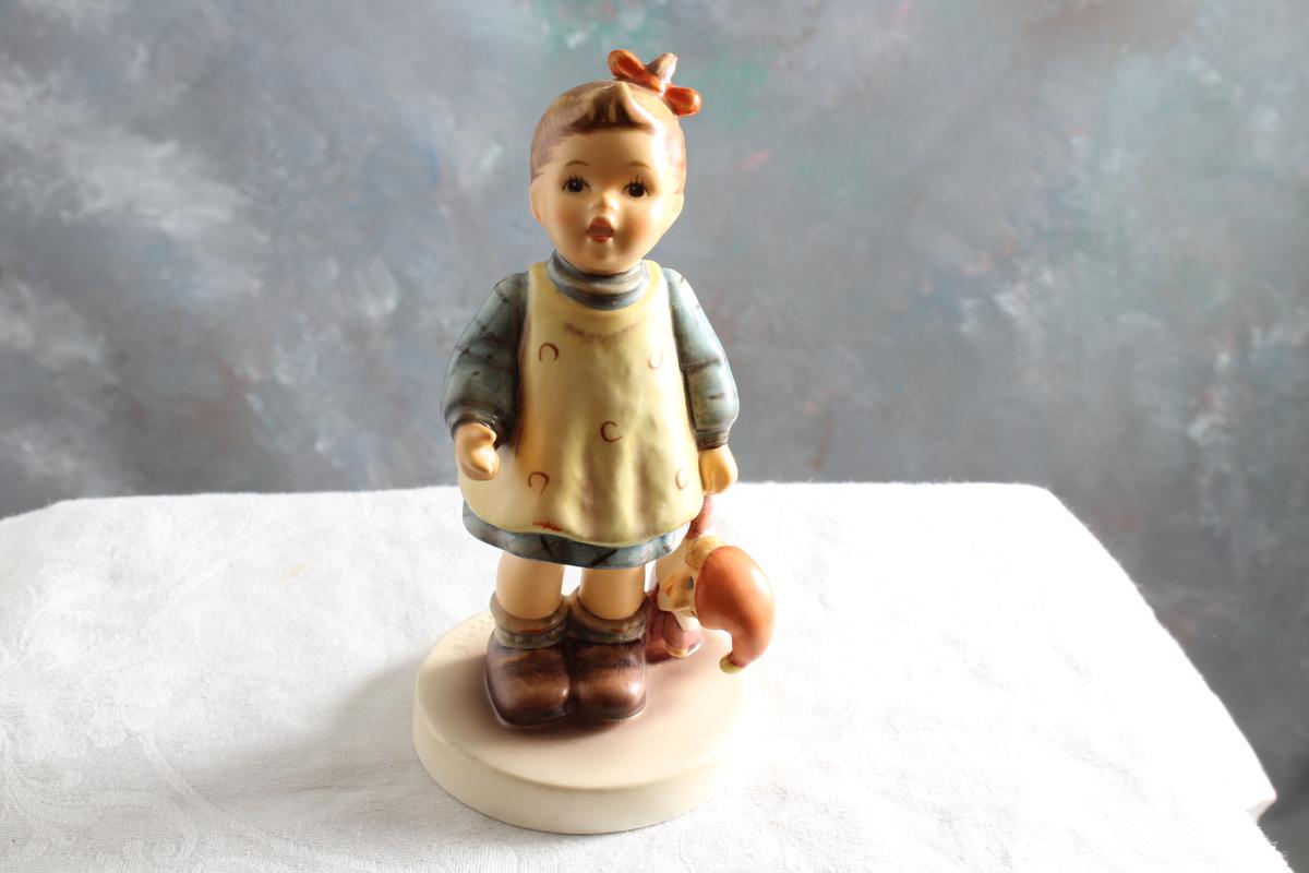 1991 Hummel Goebel Figurine ICH KAUM EWARTEN FASCINATION #01274