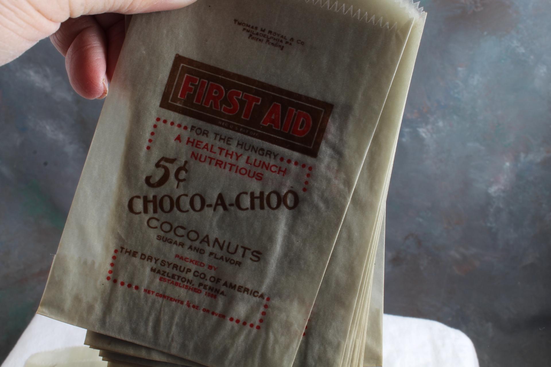 25 Vintage FIRST AID Soda CHOCO-A-CHOO Cocoanuts Advertising Bags NOS