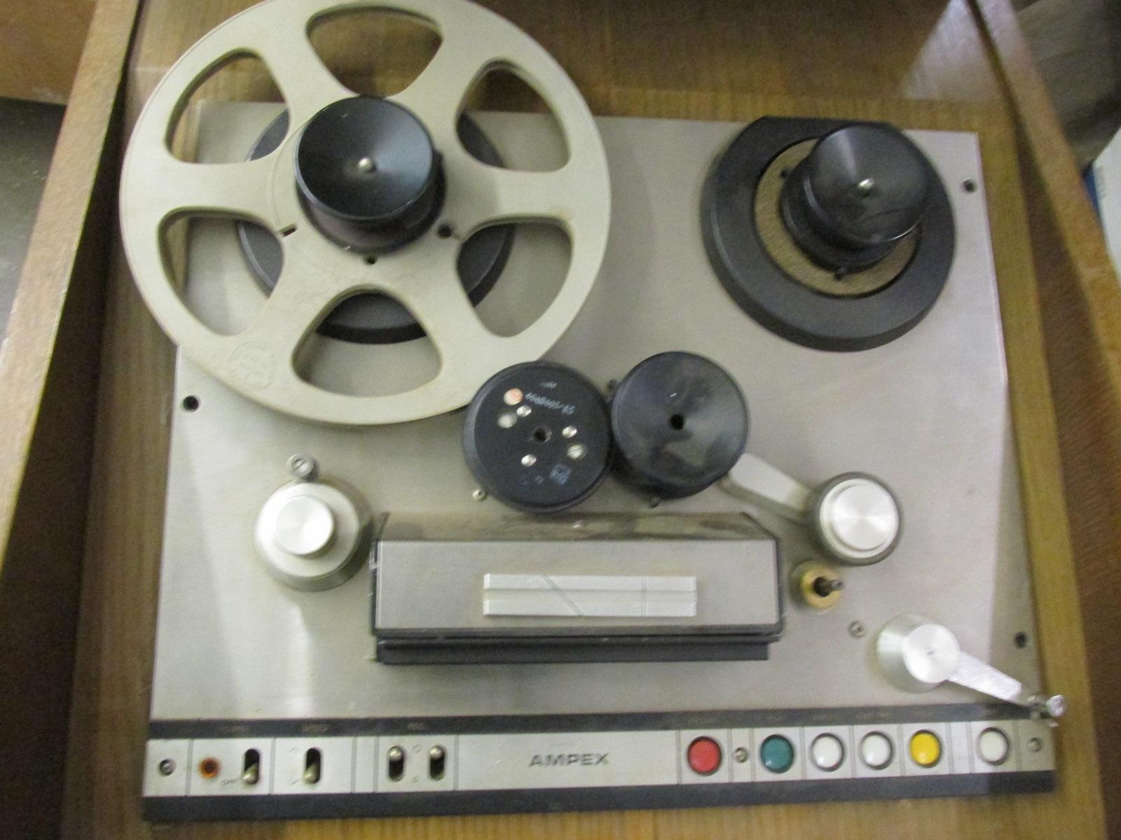 Ampex Reel To Reel Tape Recorder In Wheeled Cart - Tagged Mayo Clinic Property -