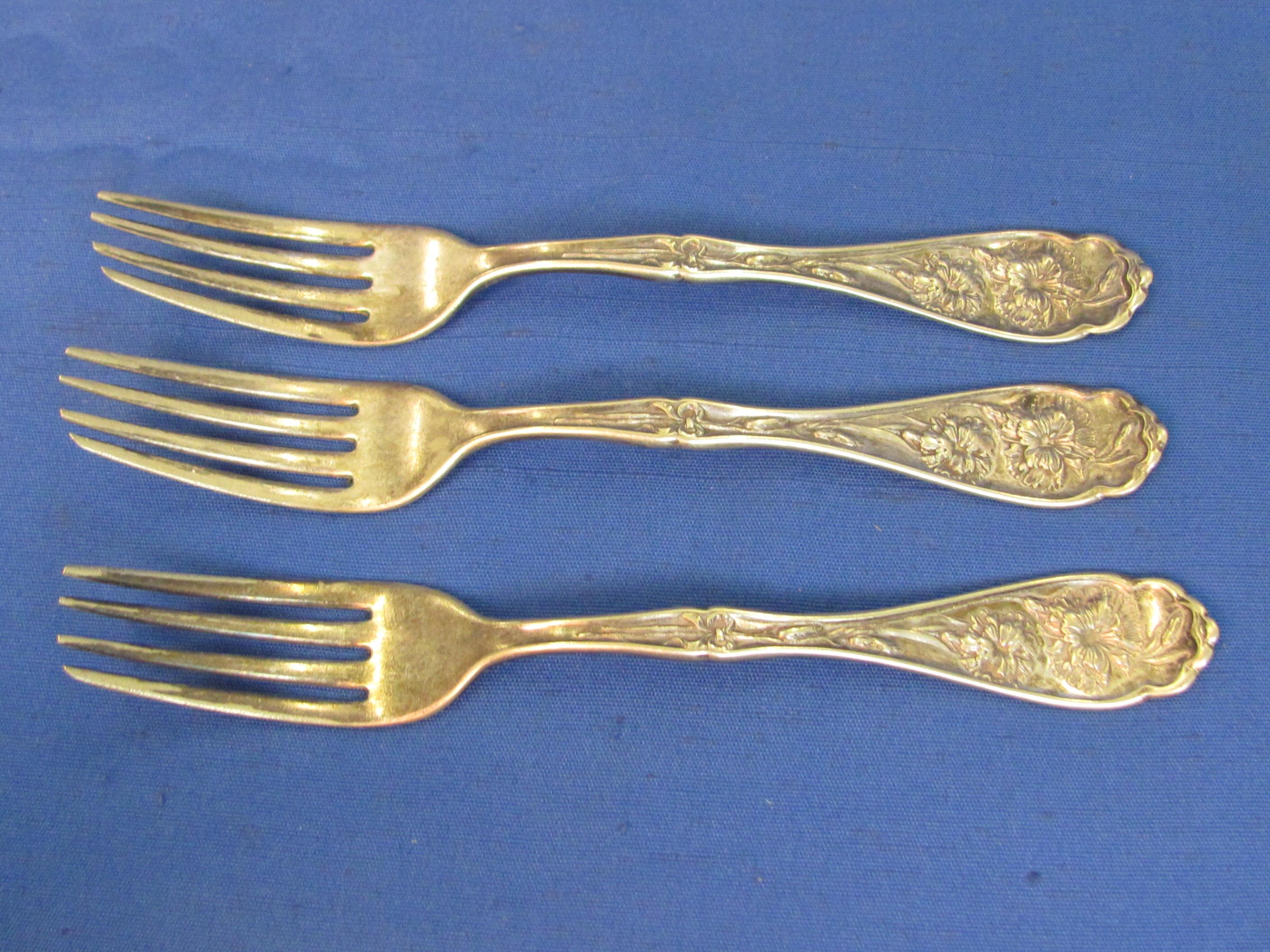 Mixed Lot of Vintage Silverplate Flatware: Spoons, Forks, Relish Forks