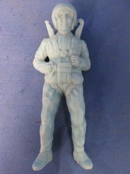 5 Vintage Ray Plastics Paratrooper Soldiers ca 1963 – 4 are 4” Blue & 1 is 3” Brown