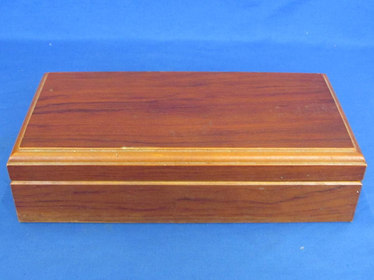 Wood Humidor with Instructions – George Burns image on inside lid – 10” x 5”
