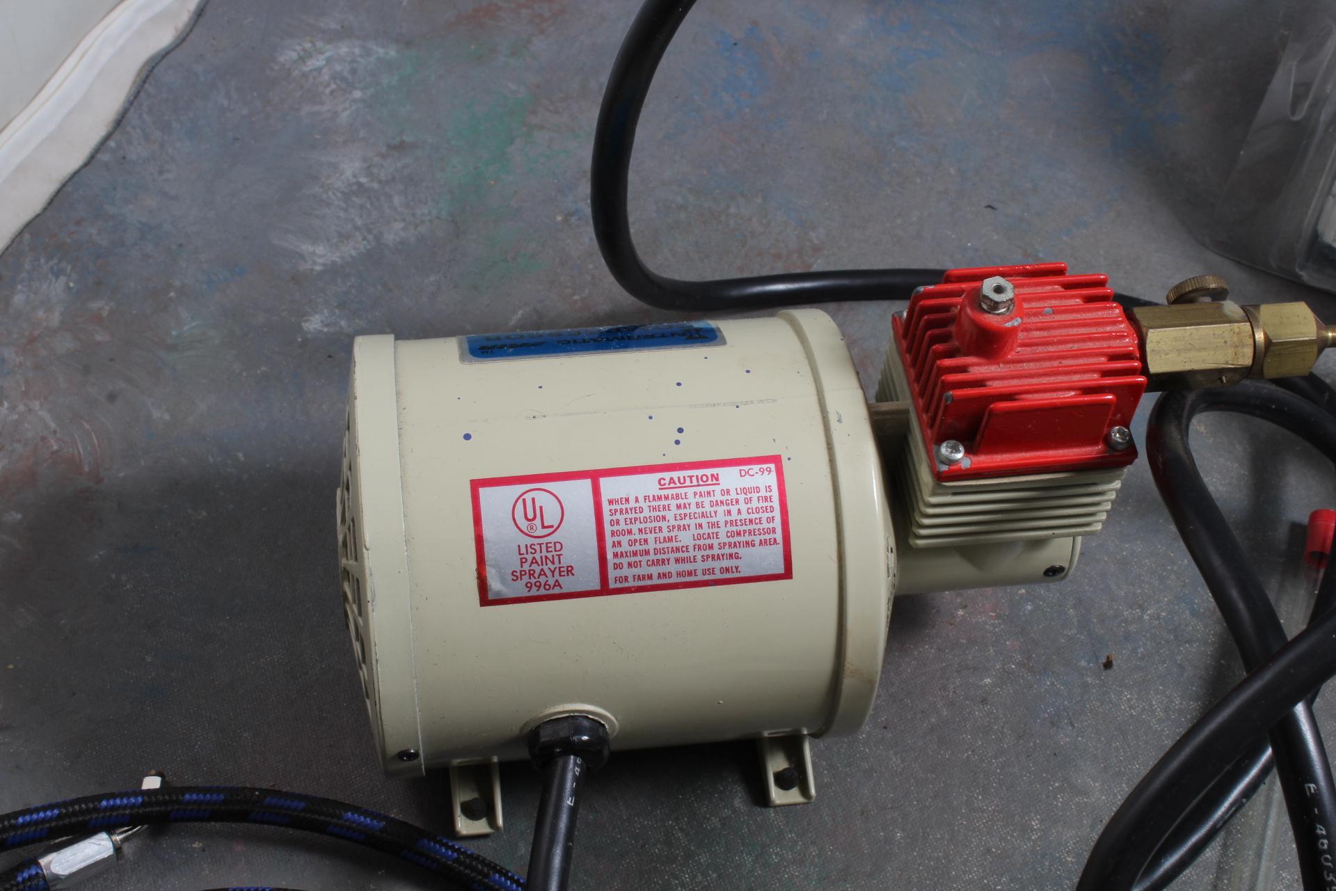 W. R. Brown Co. Air Brush Compressor  #996A with Paints Air Brushes are Badger