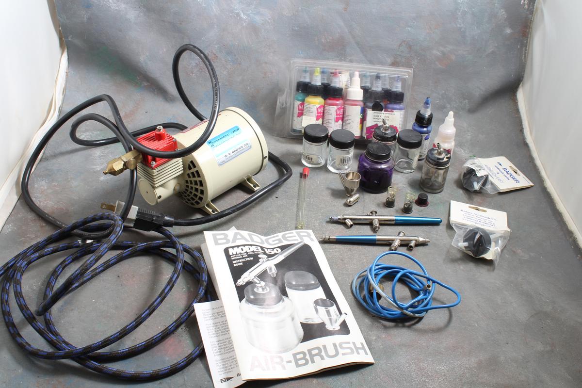 W. R. Brown Co. Air Brush Compressor  #996A with Paints Air Brushes are Badger