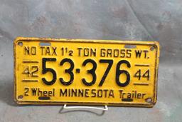 1942 - 1944 Minnesota 2 Wheel Trailer License Plate 1 1/2 Ton Gross Wt.