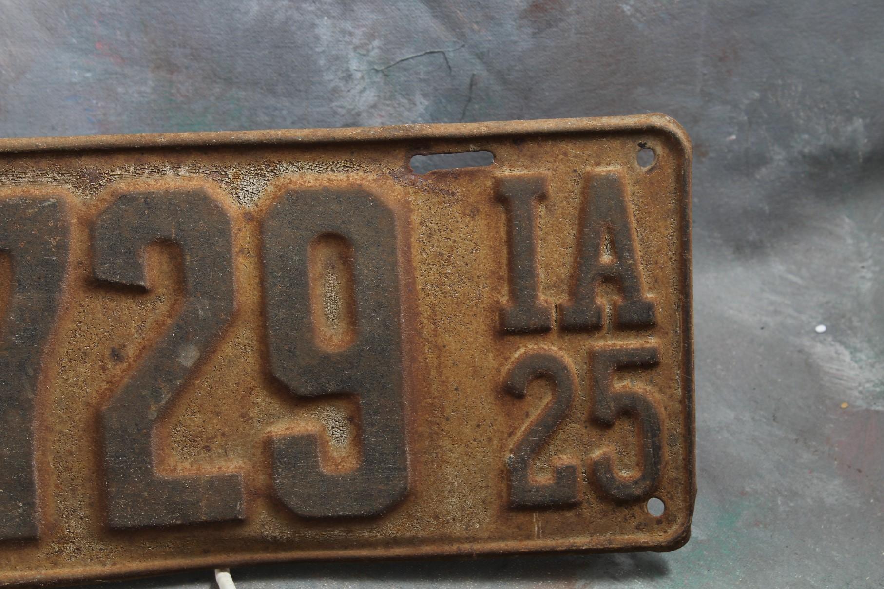 1925 Iowa License Plate