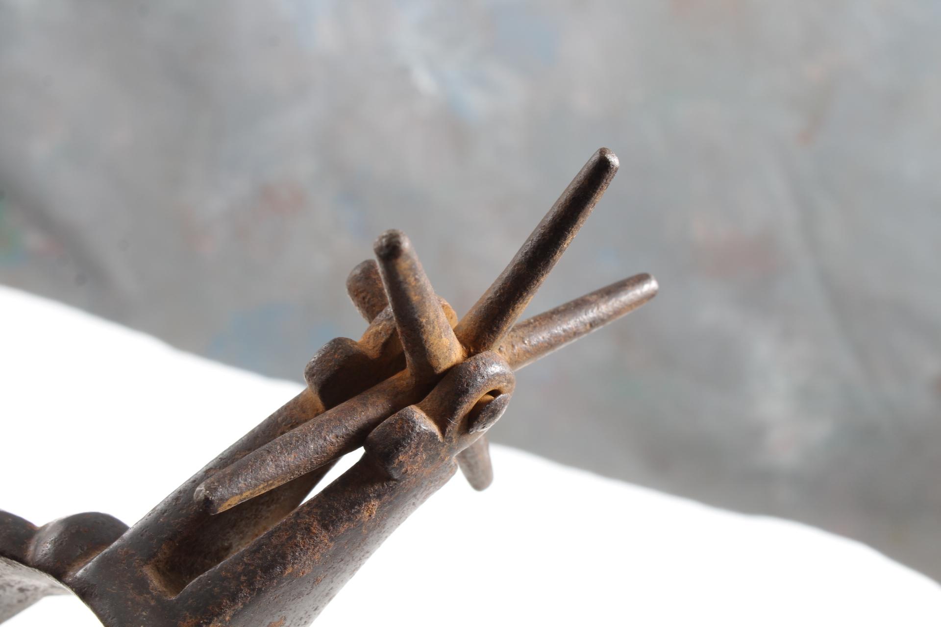 Vintage Single Cowboy Spur 1 1/4" Long 6 Spokes Leather Strap