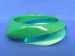 Lot of Fun Plastic & Acrylic Bracelets – Most are Bangle