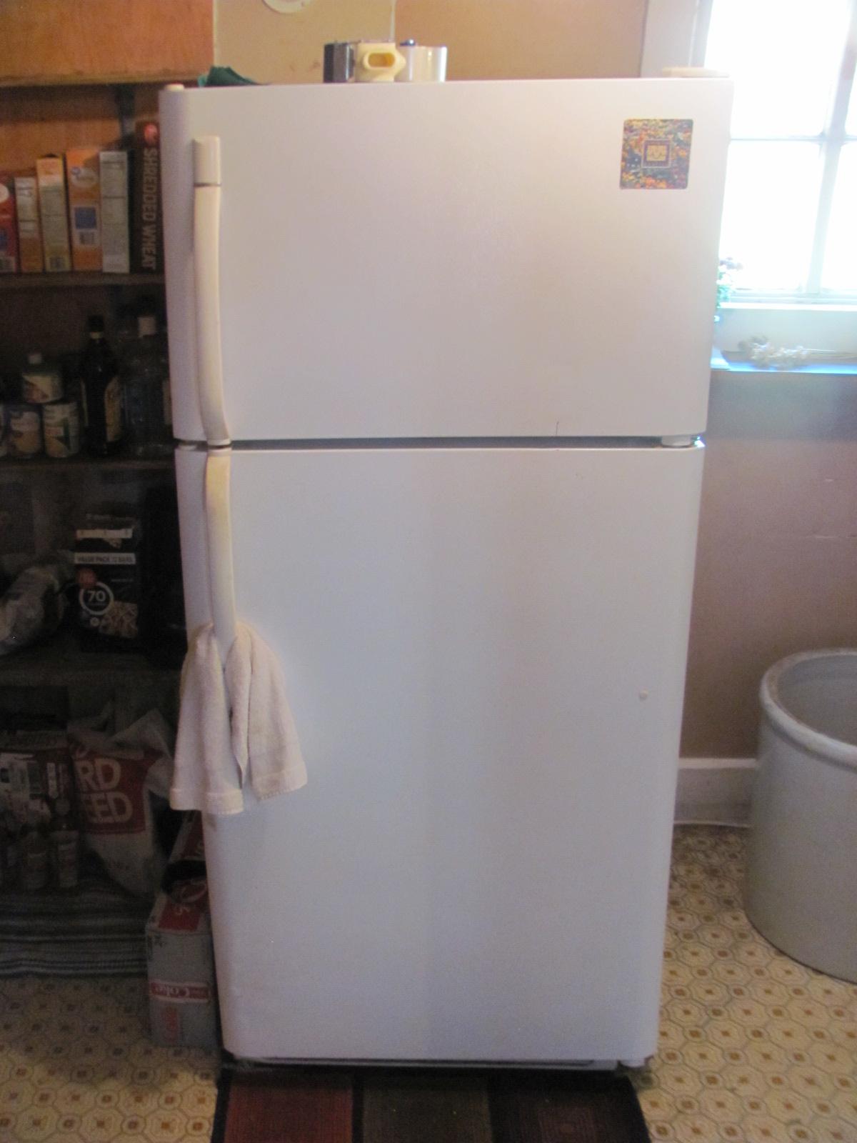 Frigidaire Refrigerator White w/Freezer on top – 66 1/4” T x 30” W x 30” L