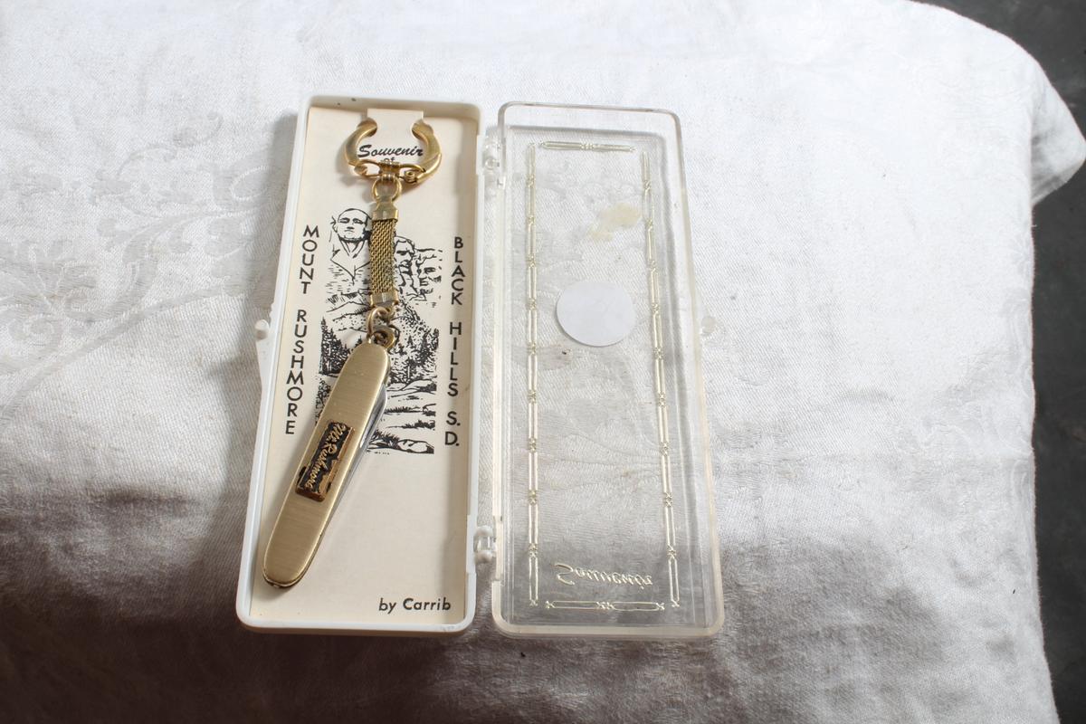 Black Hills S.D. Mount Rushmore Souvenir Pocket Knife Key Chain in Original Box Unused