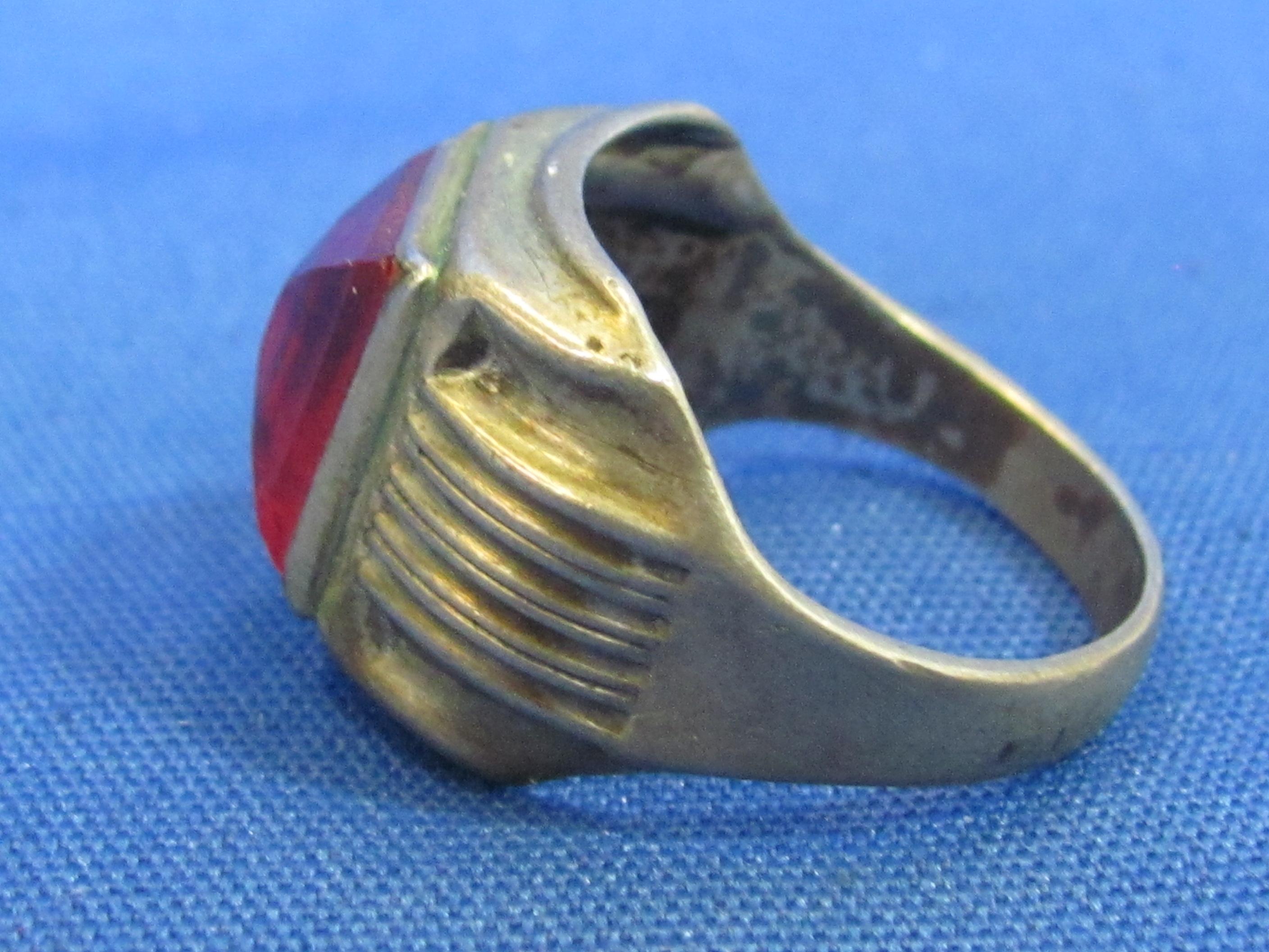 Vintage Sterling Silver Ring with Red Stone – Size 9.5 – Total weight is 6.1 grams