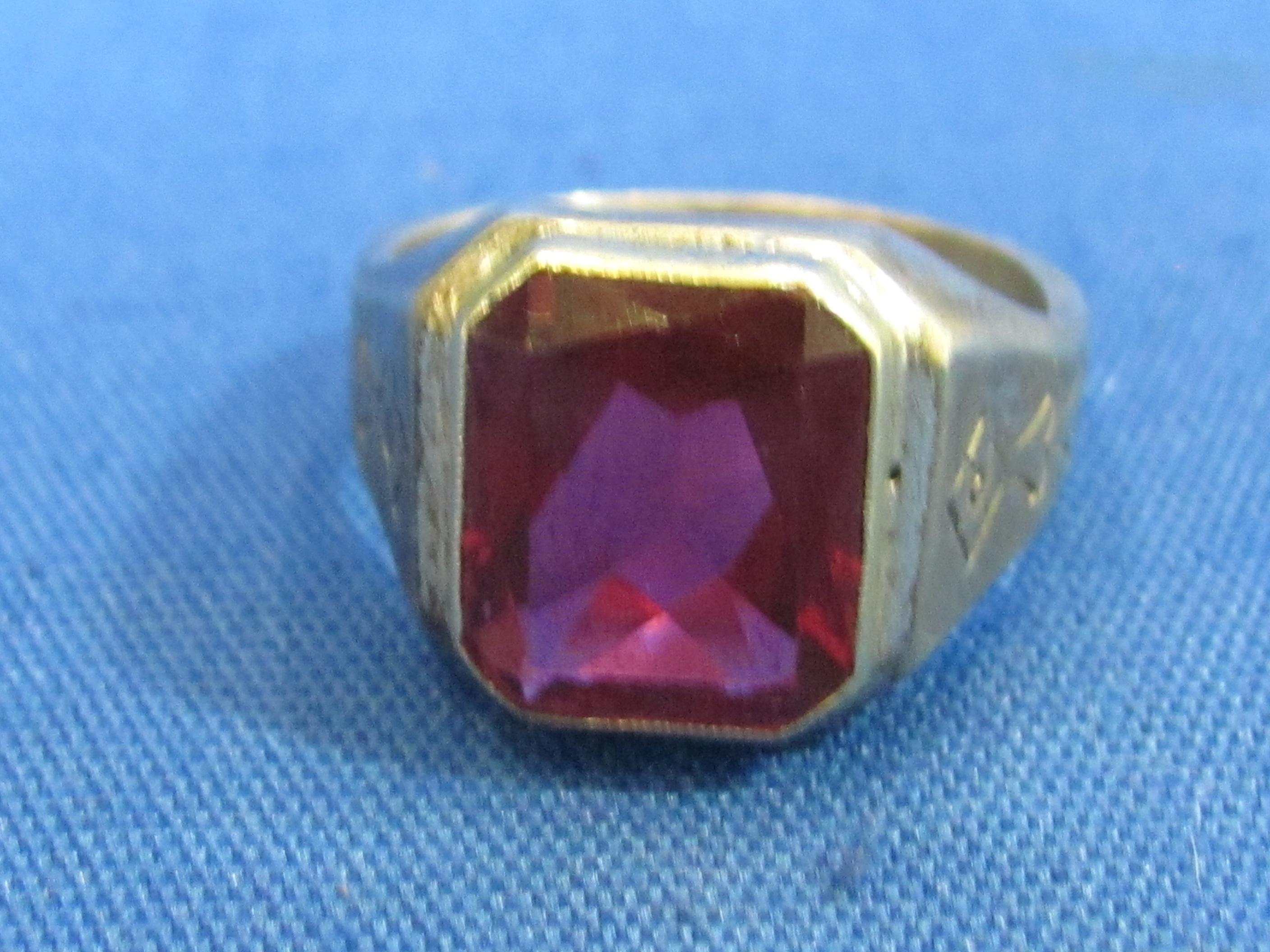 Vintage Sterling Silver Ring with Red Stone – Size 8.5 – Total weight is 6.4 grams