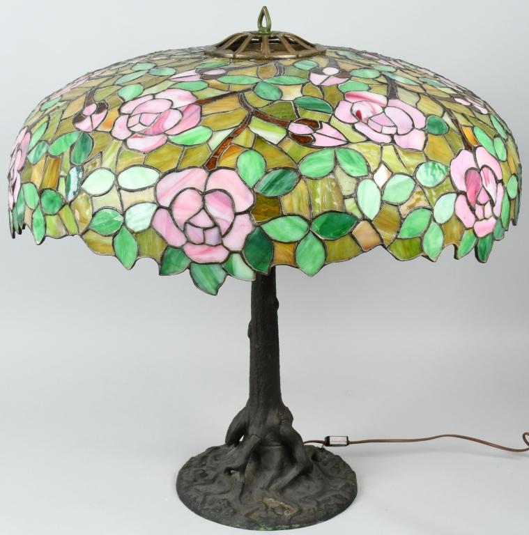 CHICAGO MOSAIC STAINED LEADED GLASS TABLE LAMP