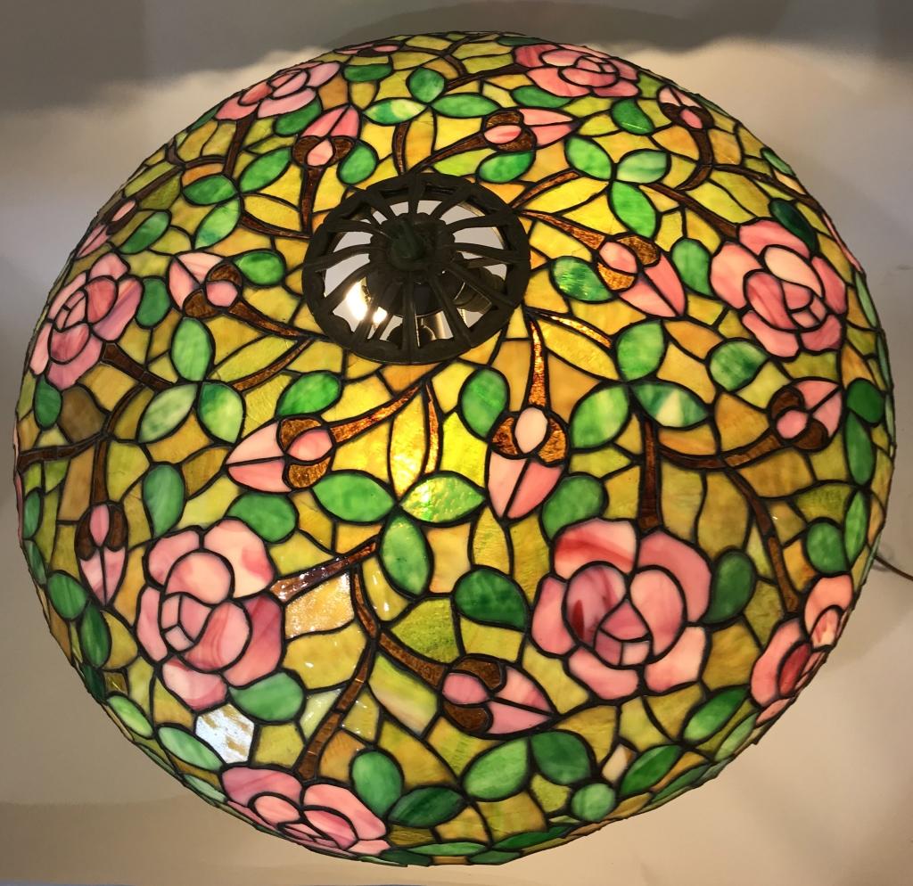 CHICAGO MOSAIC STAINED LEADED GLASS TABLE LAMP