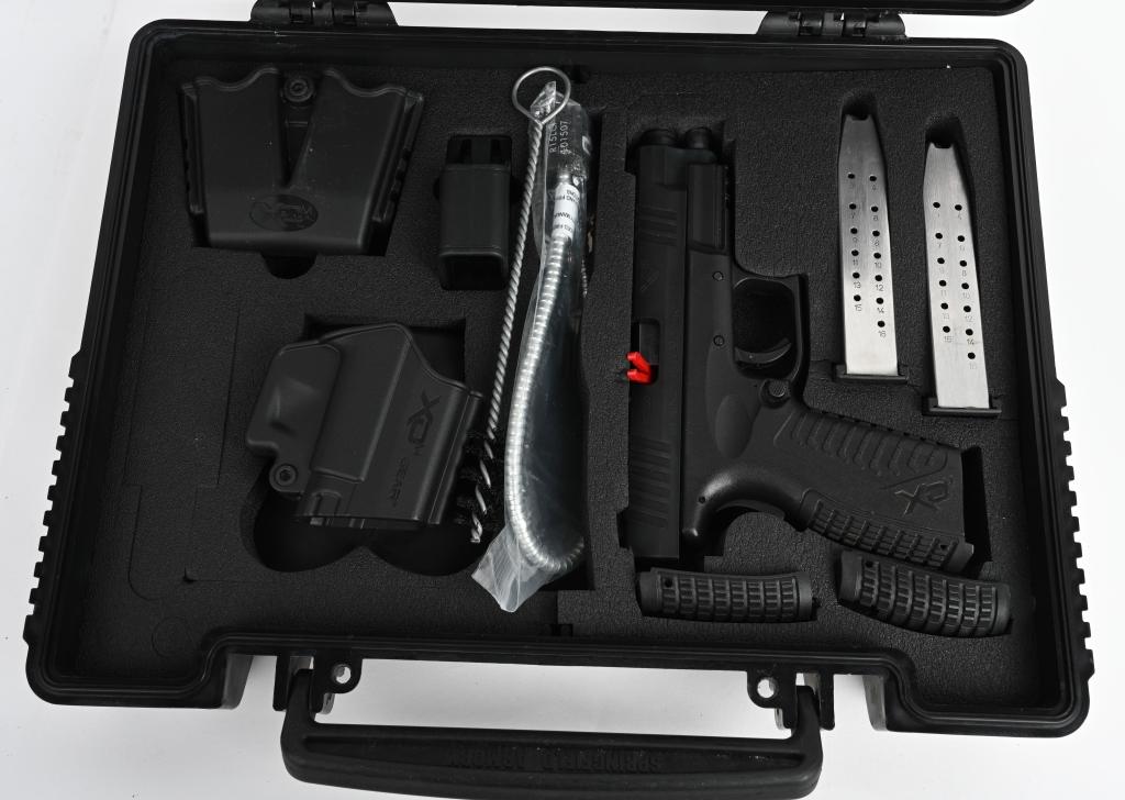 SPRINGFIELD XD-40 PISTOL WITH FULL ACCESORIES